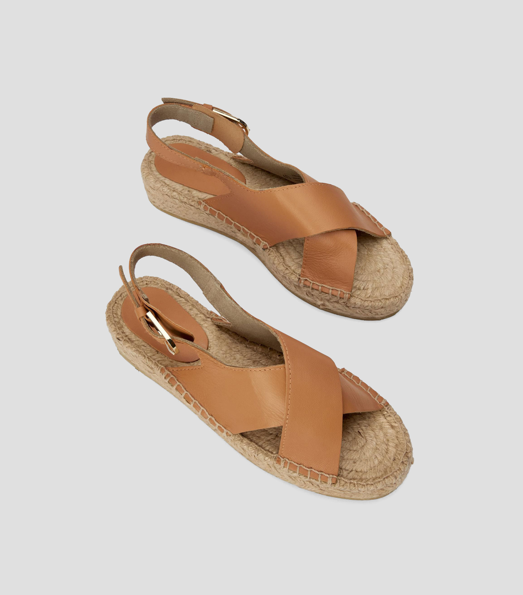 Sandalias con tacón bajo de cuña y plataforma Mujer